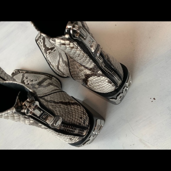 ❌SOLD❌Alexander Wang Gray Snakeskin Embossed Leather Square Toe Ankle Booties - Picture 9 of 11